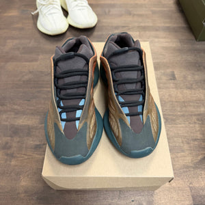 adidas Copper Fade Yeezy 700 V3 (USED, No Box) Size 6Y (Pre-Owned) - Image 2