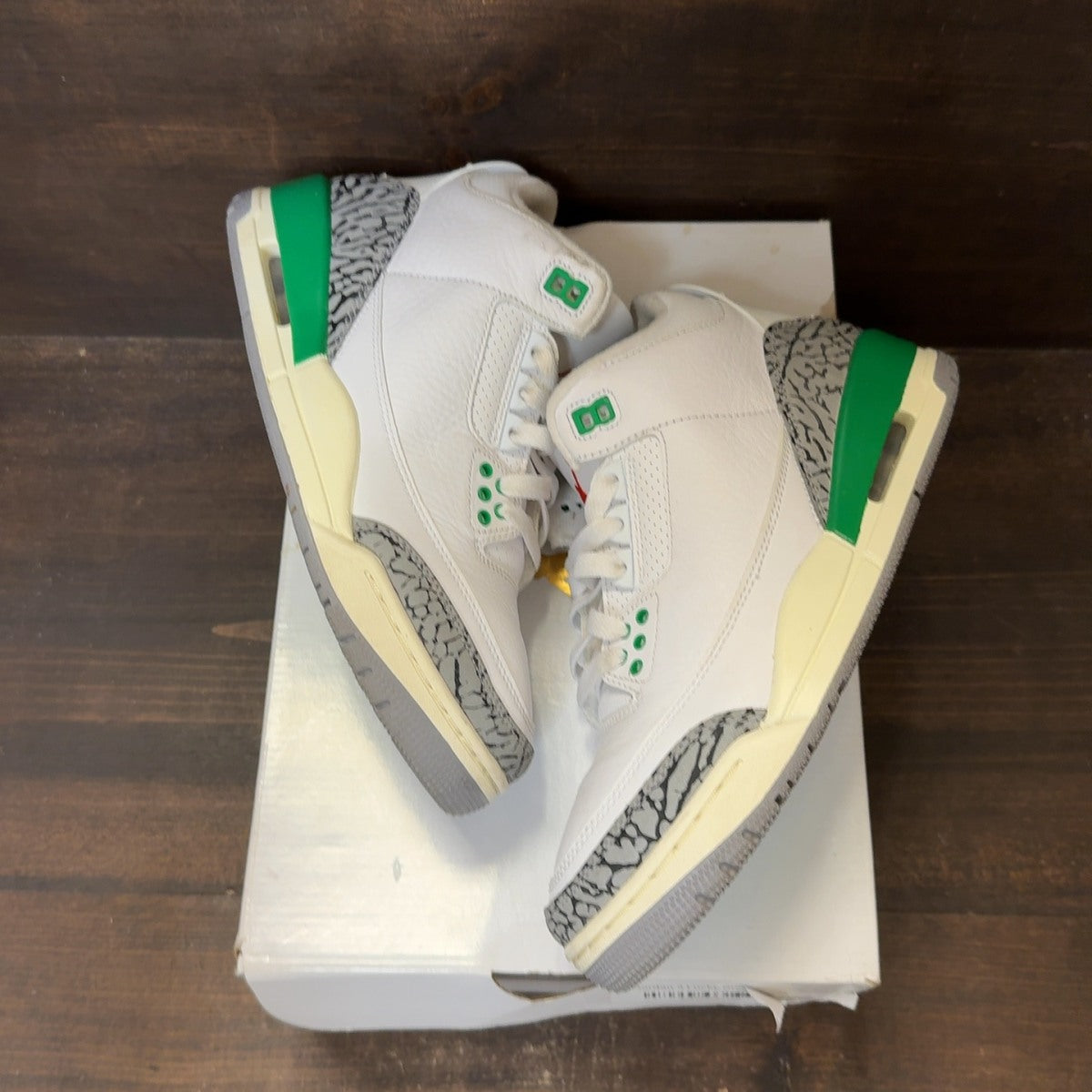 Jordan 3 Retro Lucky Green (Women's) Size 7W (Pre-Owned)