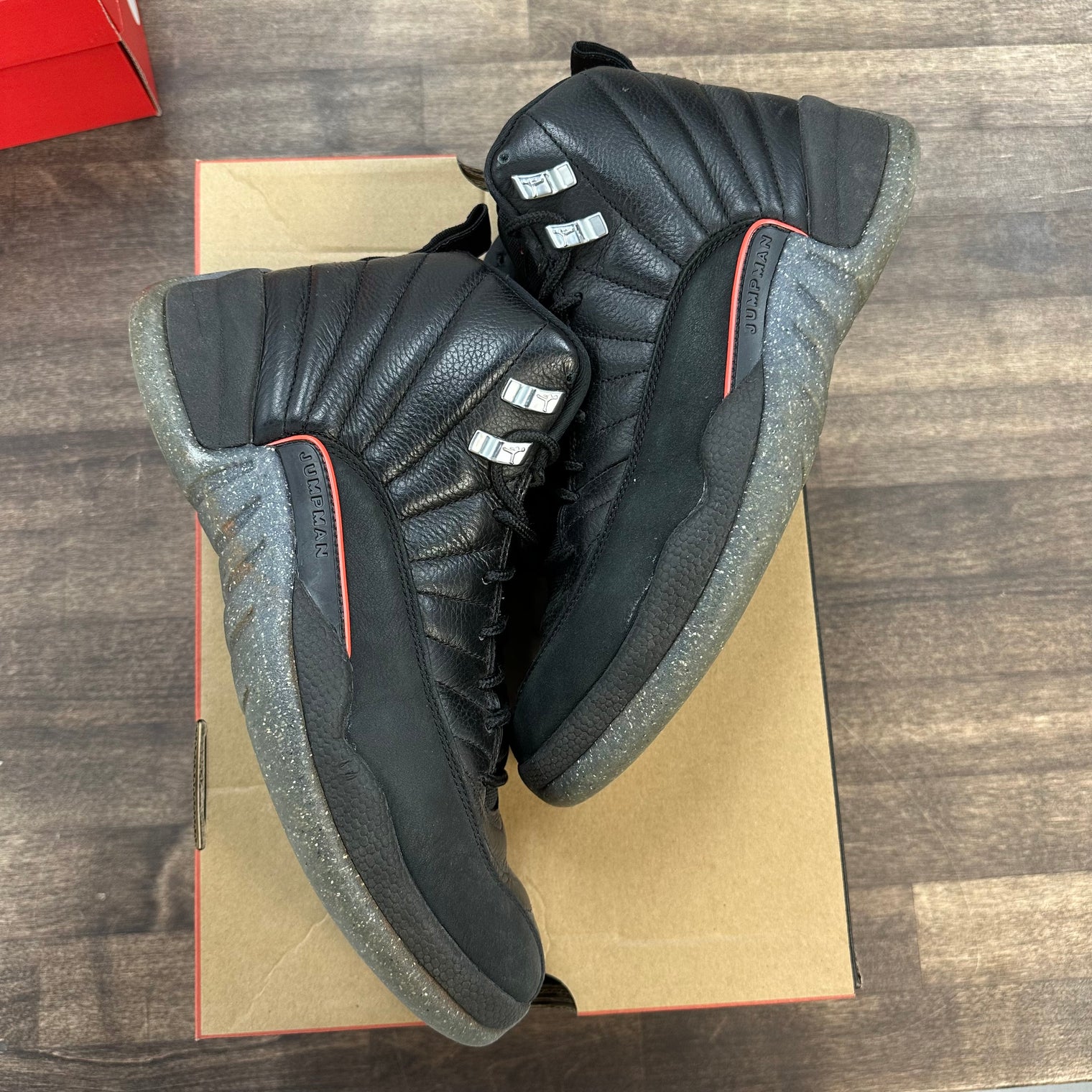 Utility Jordan 12 Retro (USED)