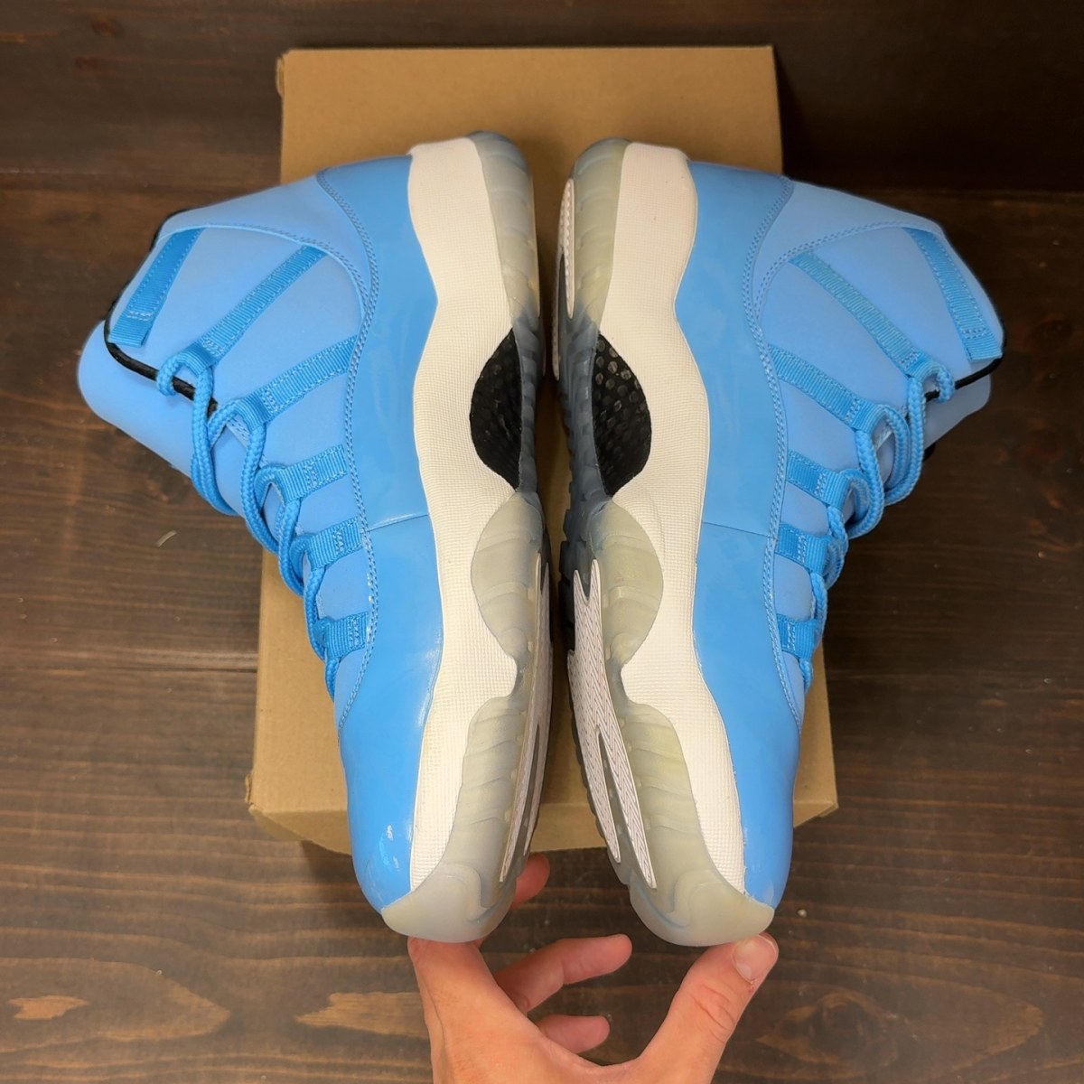 Jordan 11 Retro Pantone Size 12 (Pre-Owned) - Image 4
