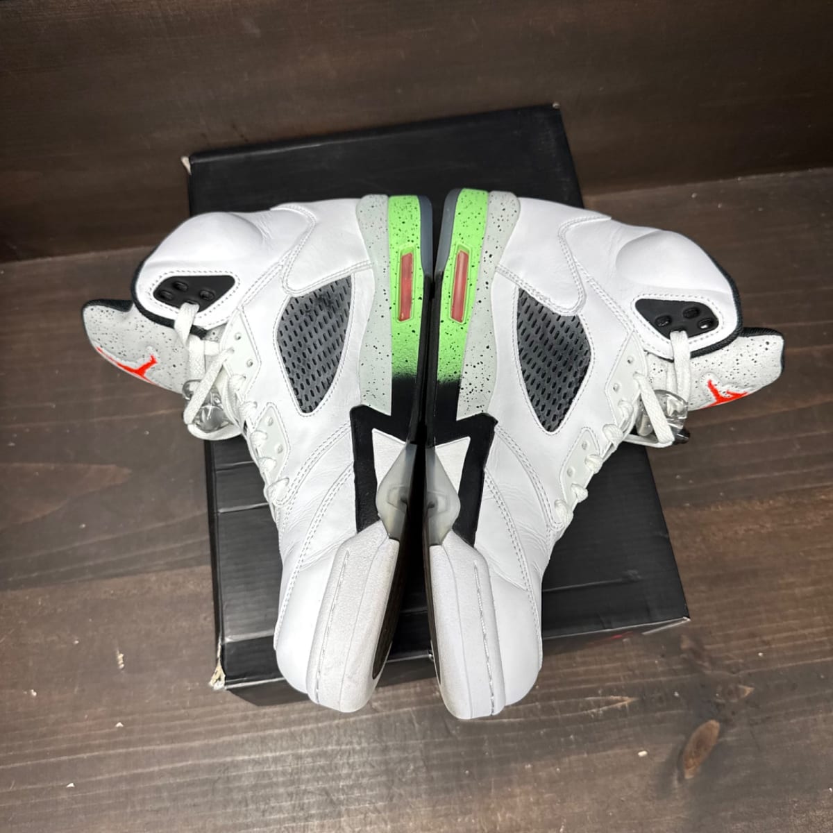 Jordan 5 Retro Poison Green Size 10.5 (Pre-Owned) - side