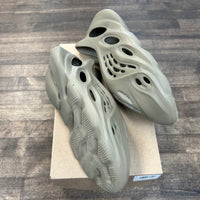 Stone Taupe Yeezy Foam RNNR (USED)