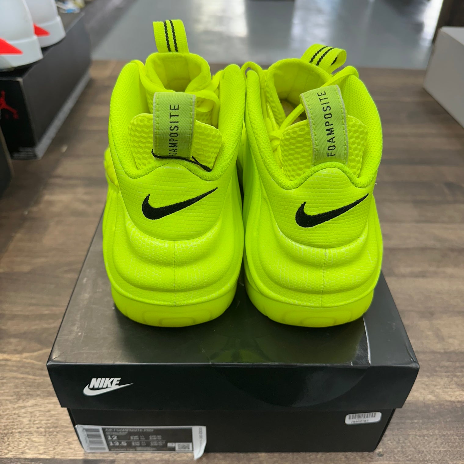 Volt Foamposite Pro (USED)