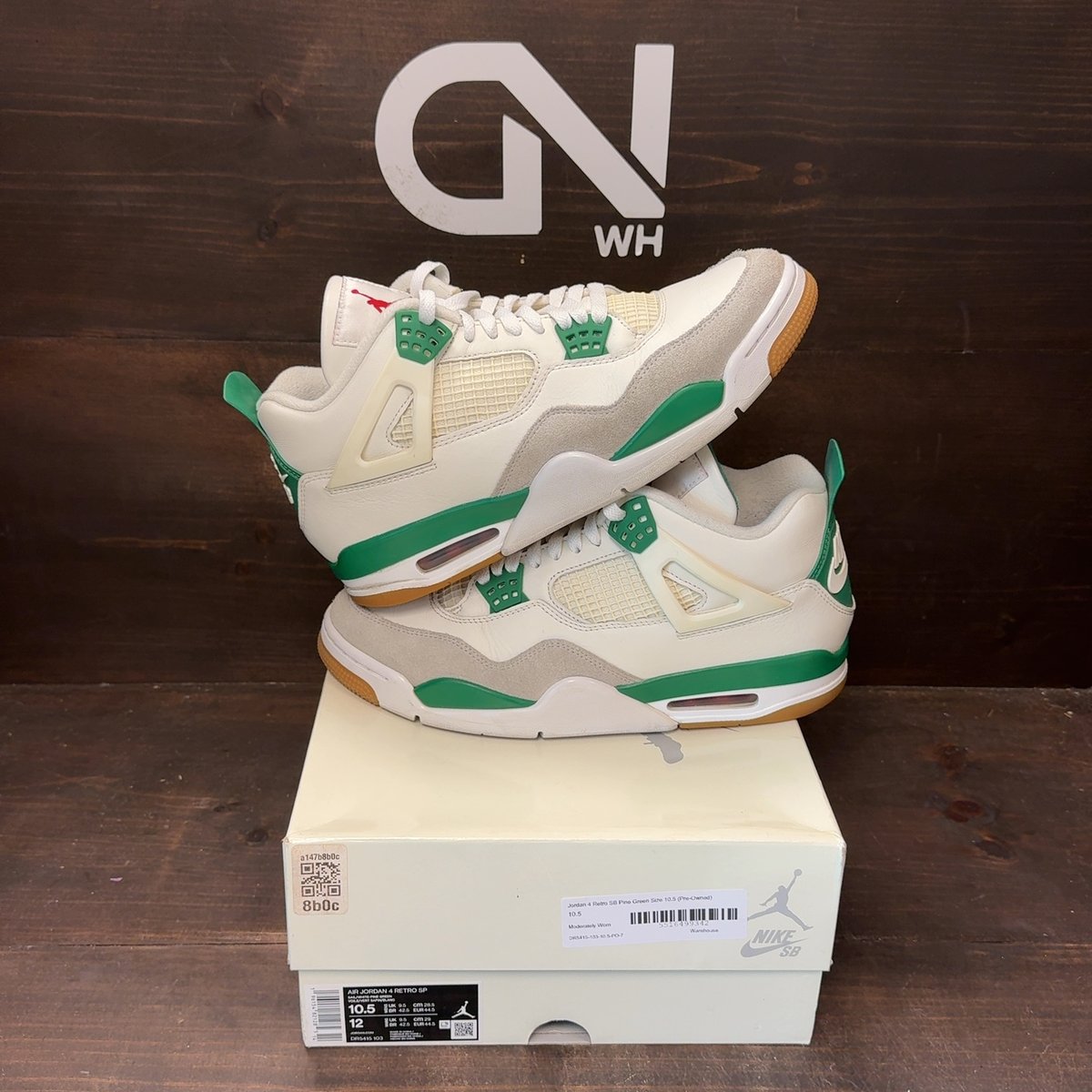 Jordan 4 Retro SB Pine Green Size 10.5 (Pre-Owned) - front