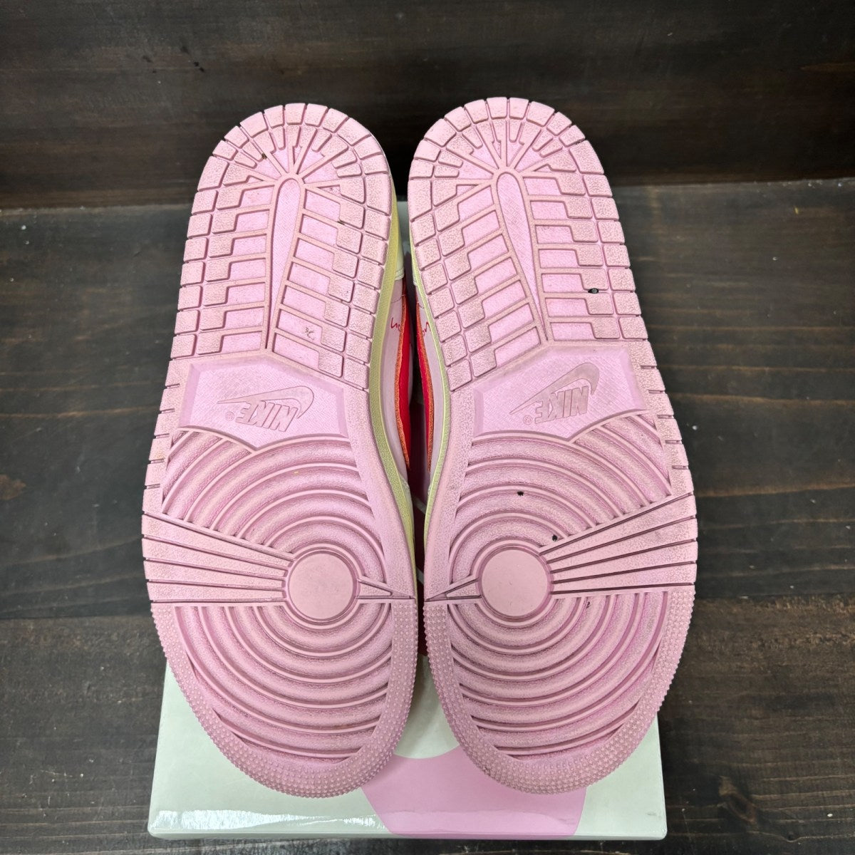 Jordan 1 Retro Low OG SP Travis Scott Sail Tropical Pink - Image 6