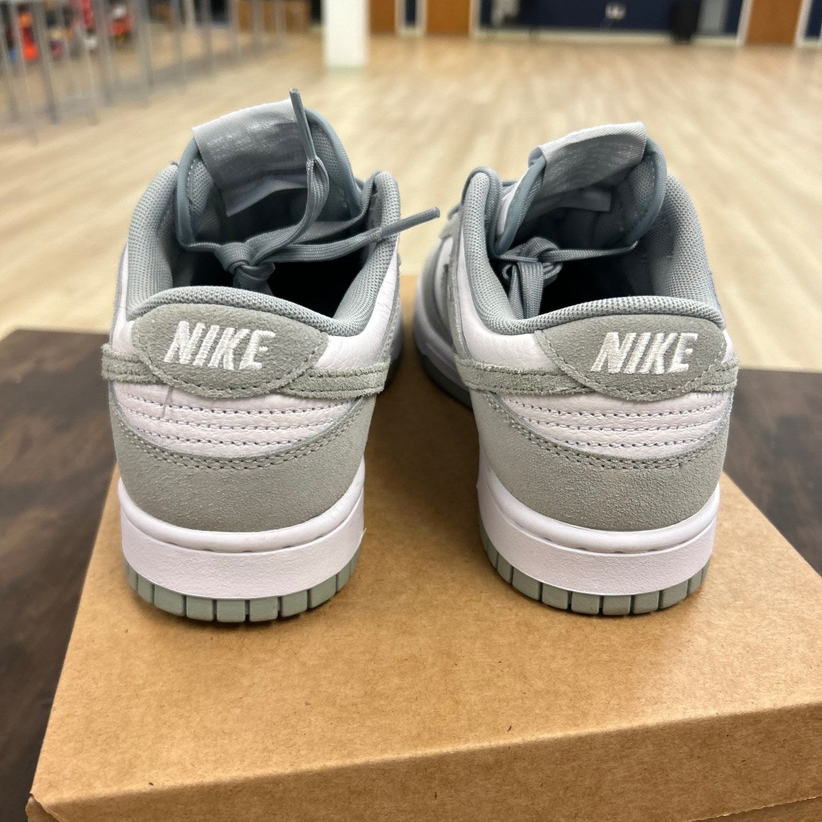 Nike Dunk Low SE White Light Pumice Size 6 (Pre-Owned) - Image 4