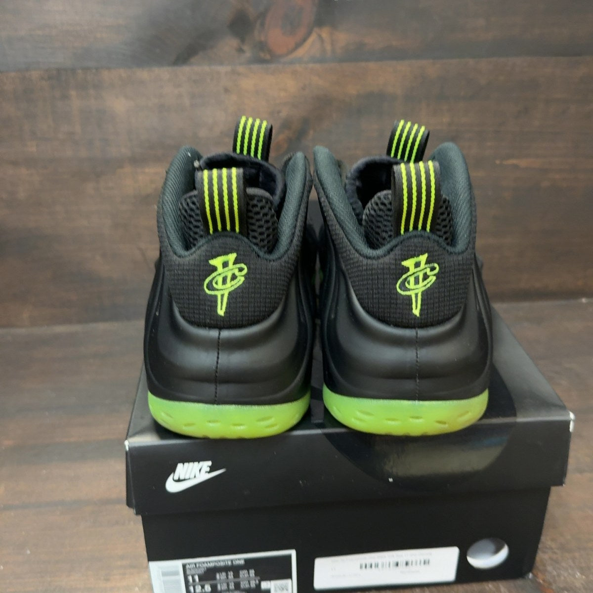Nike Air Foamposite One Black Volt - Image 4