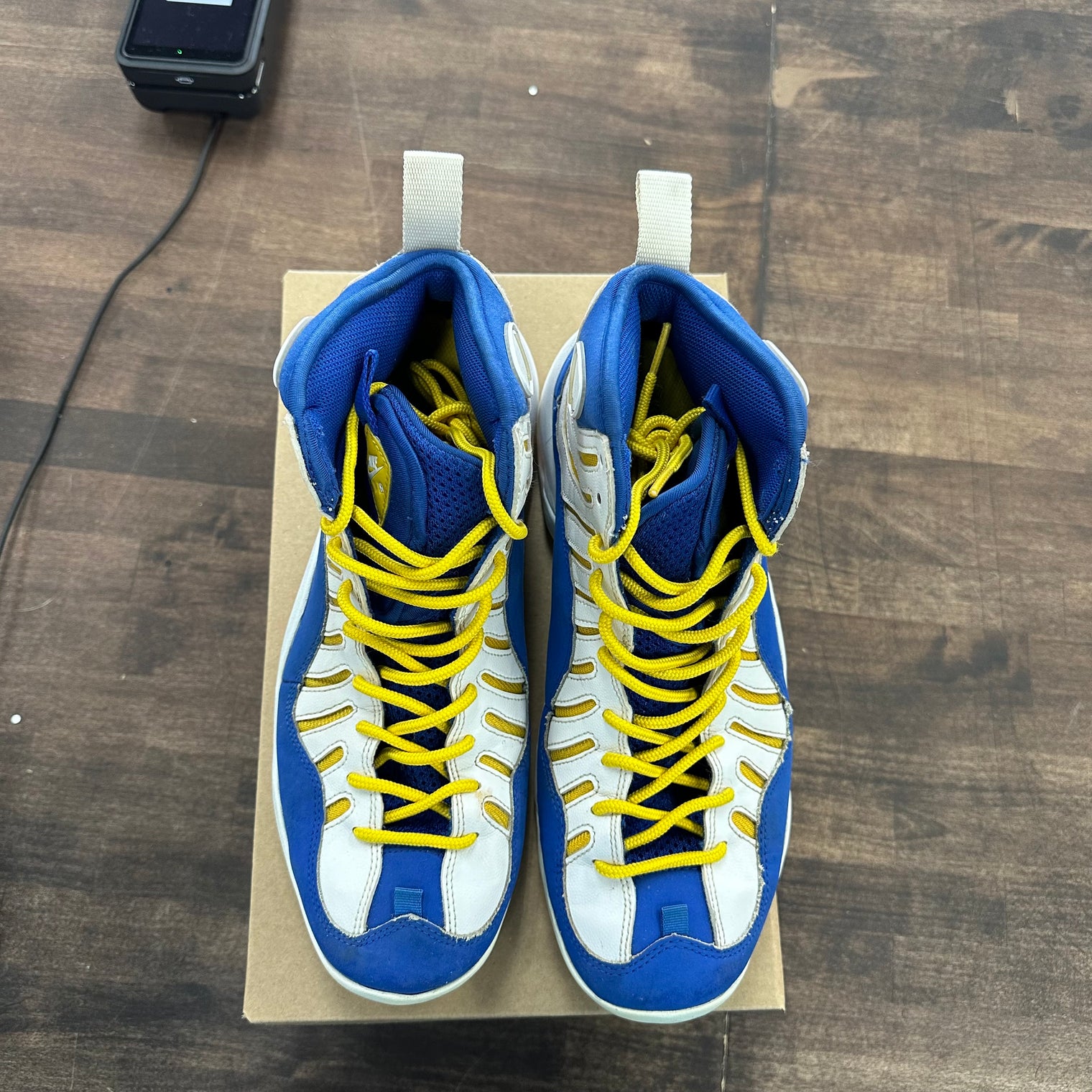 Nike Air Bakin Golden State (US 10) (USED,No Box)
