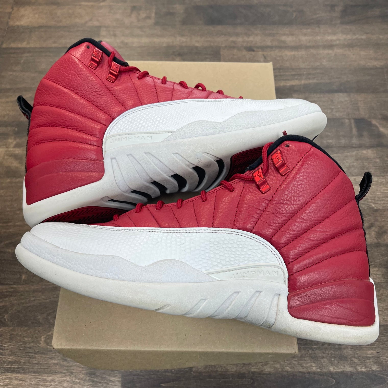 Gym Red Jordan 12 (USED,No Box,No Insole)