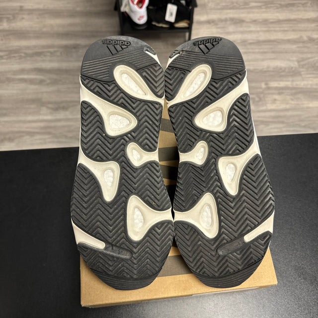Wave Runner Yeezy 700 (USED)