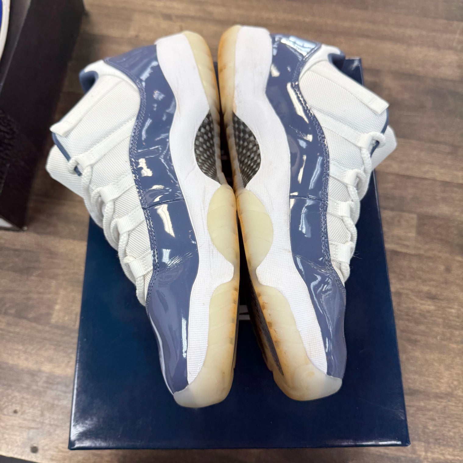 Diffused Blue Jordan 11 (USED)