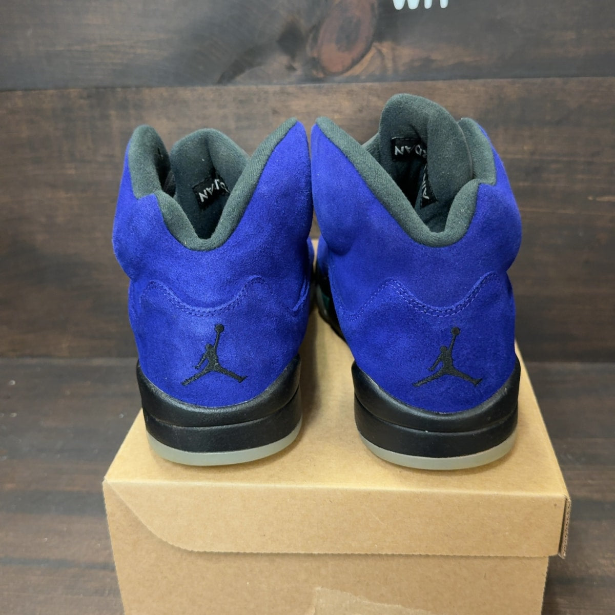 Jordan 5 Retro Alternate Grape Size 10.5 (Pre-Owned) - Image 4