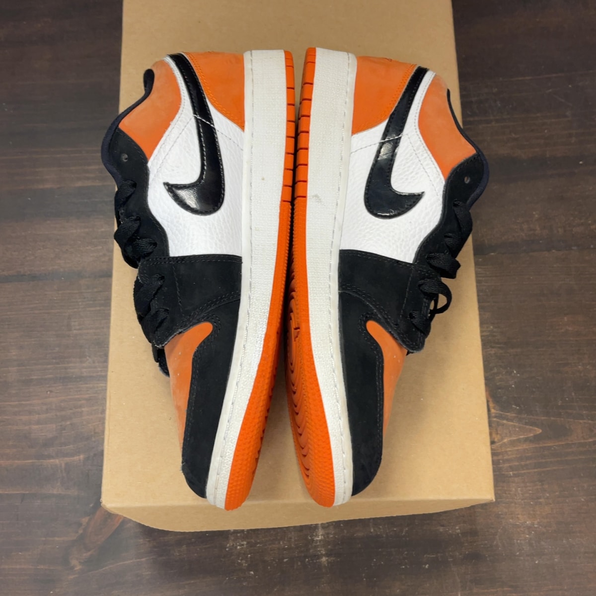 Jordan 1 Low Shattered Backboard (GS) Size 7Y (Pre-Owned) - Image 4