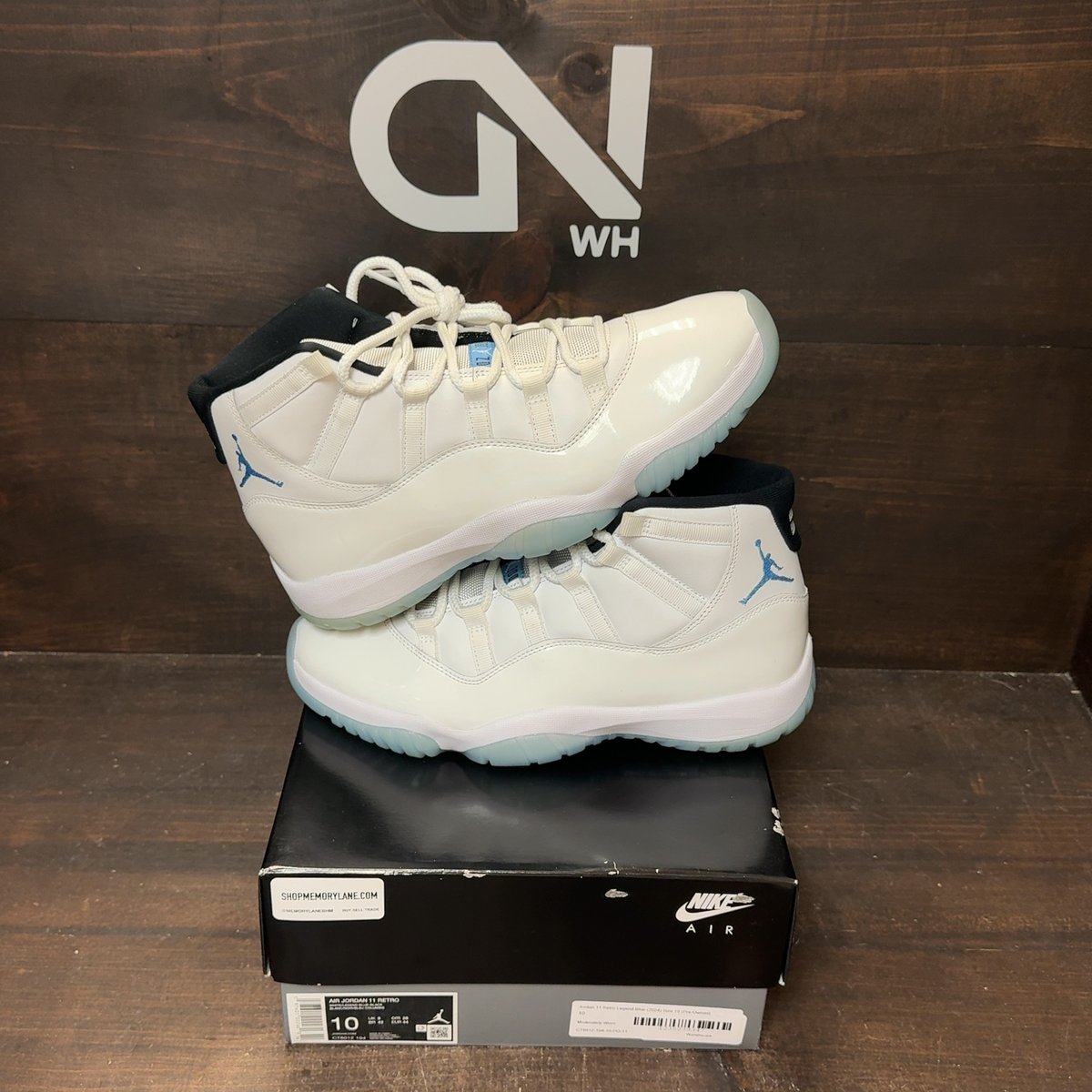 Jordan 11 Retro Legend Blue (2024) Size 10 (Pre-Owned) - front