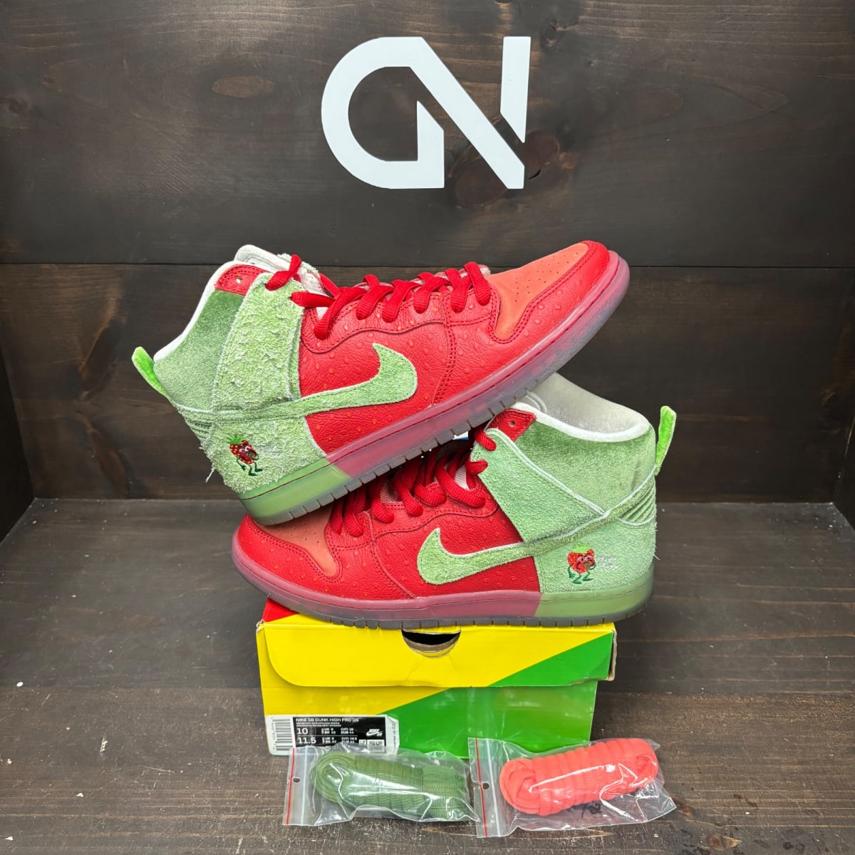 Nike SB Dunk High Strawberry Cough (Regular Box) Size 10 (Pre-Owned) - front