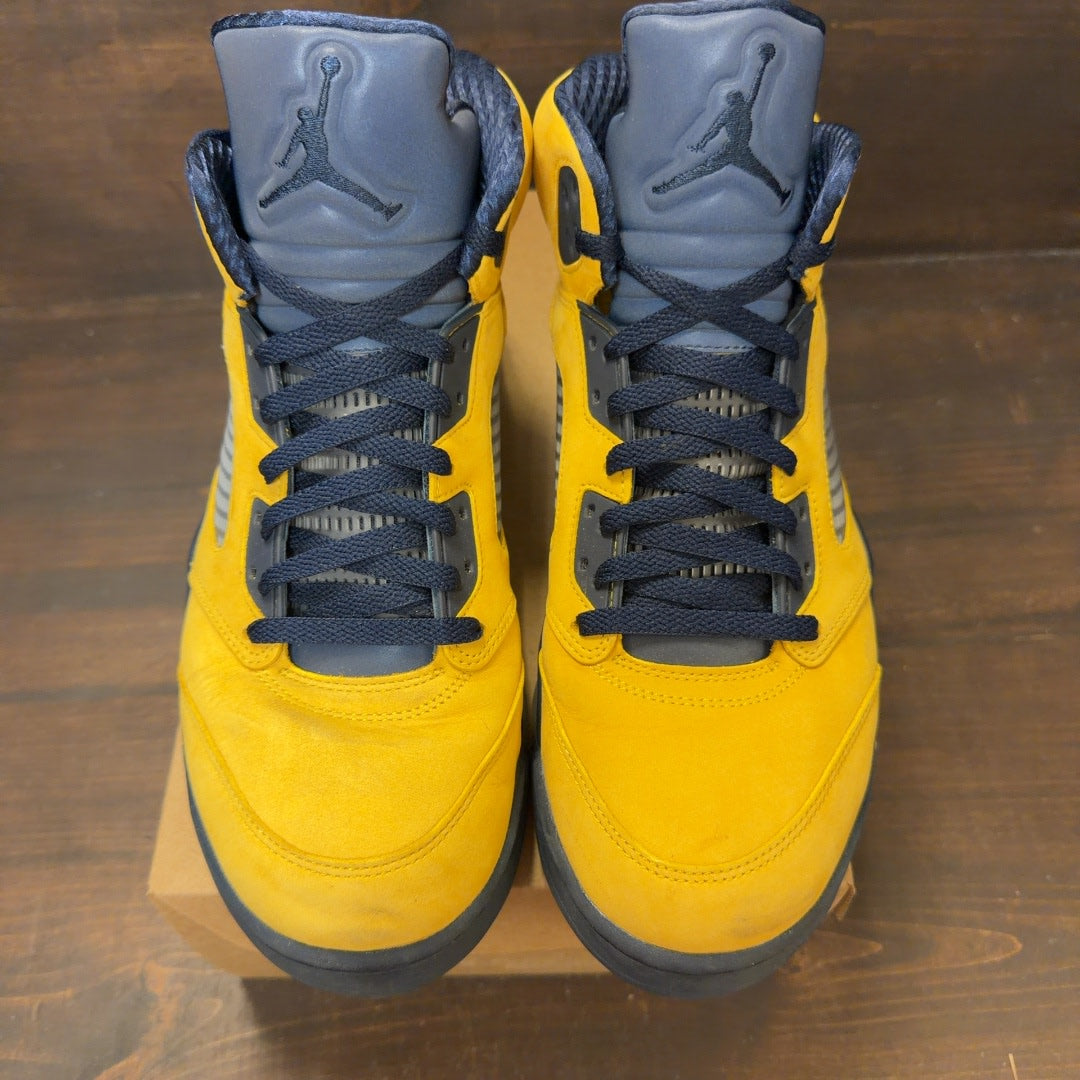 Jordan 5 Retro Michigan (2019) Size 12 (Pre-Owned) - Image 4
