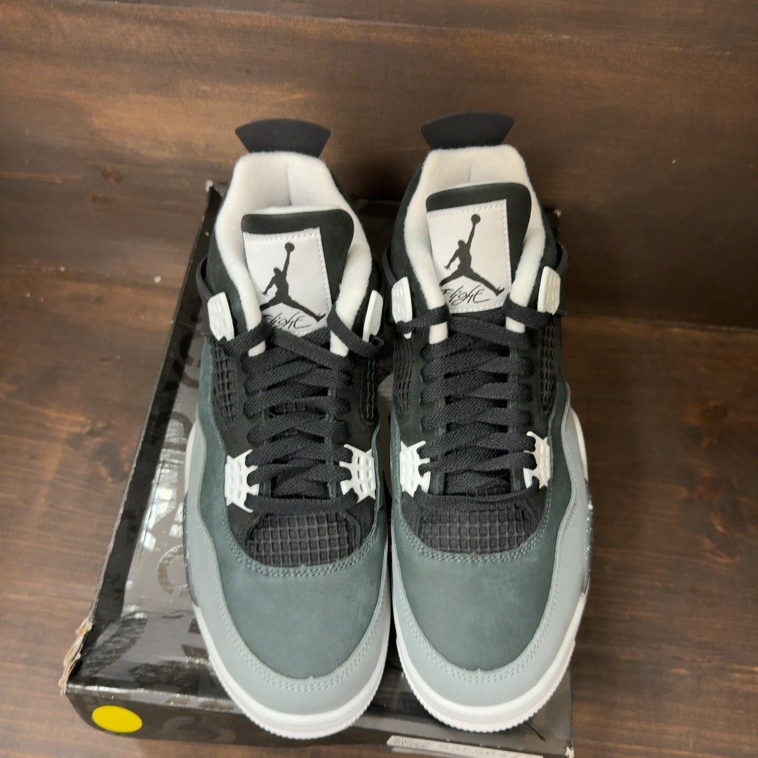 Jordan 4 Retro Fear (2024) Size 9.5 (Pre-Owned) - Image 4