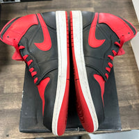 Alternate Bred Jordan 1 Mid (2022) (USED)