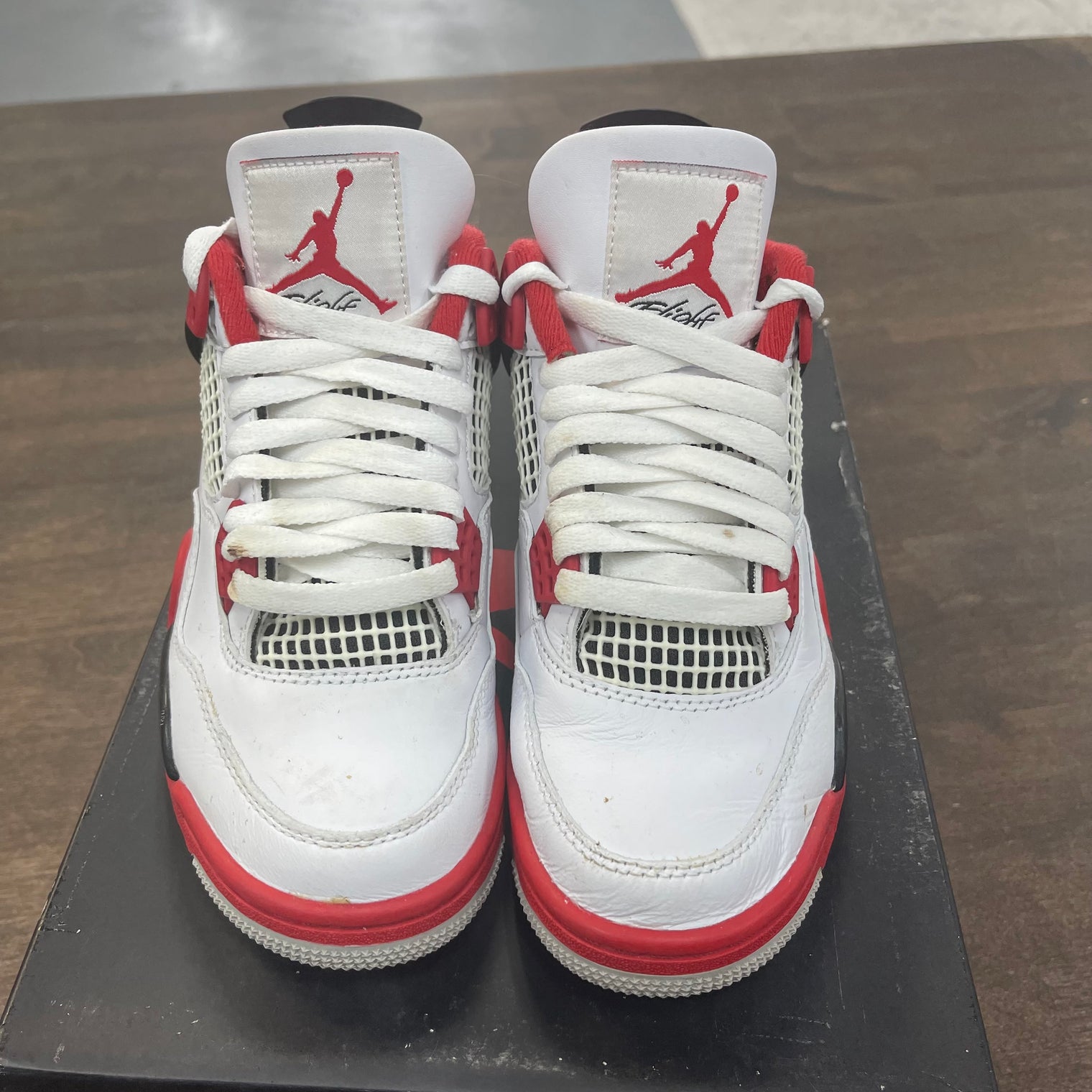 Fire Red Jordan 4 (USED)