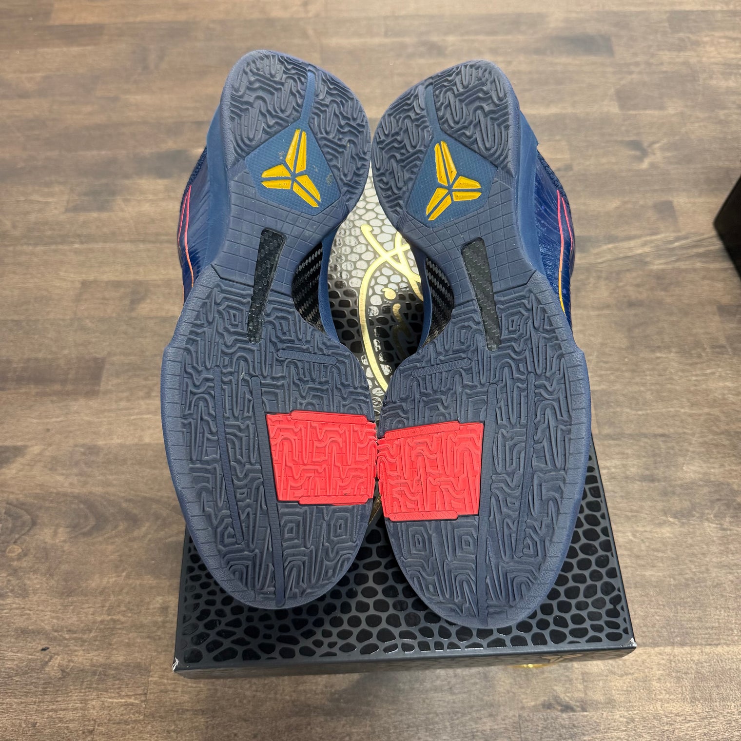 Caitlin Clark Indiana Fever Nike Kobe 5 Protro (USED)