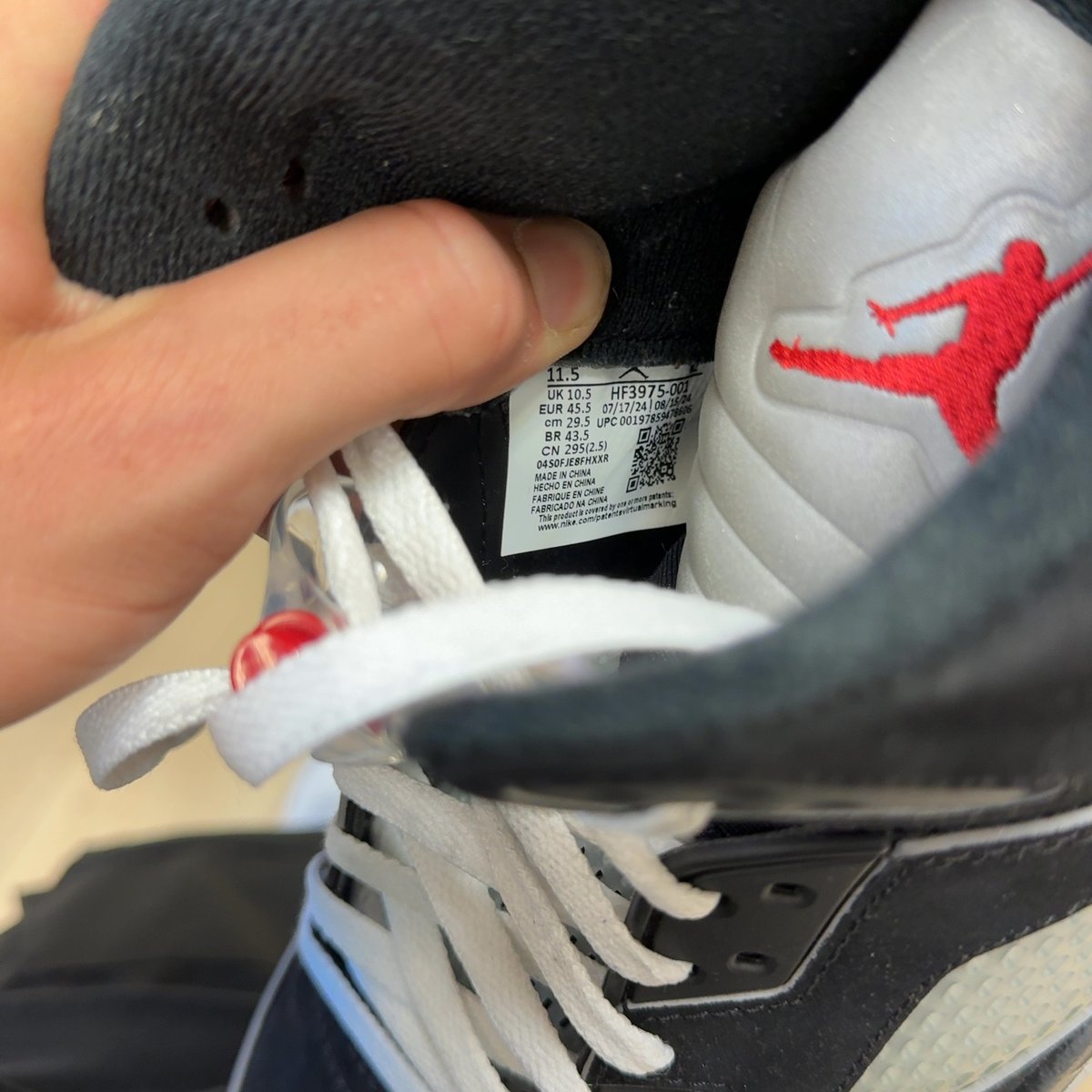 Jordan 5 Retro OG Black Metallic Reimagined Size 11.5 (Pre-Owned) - aux