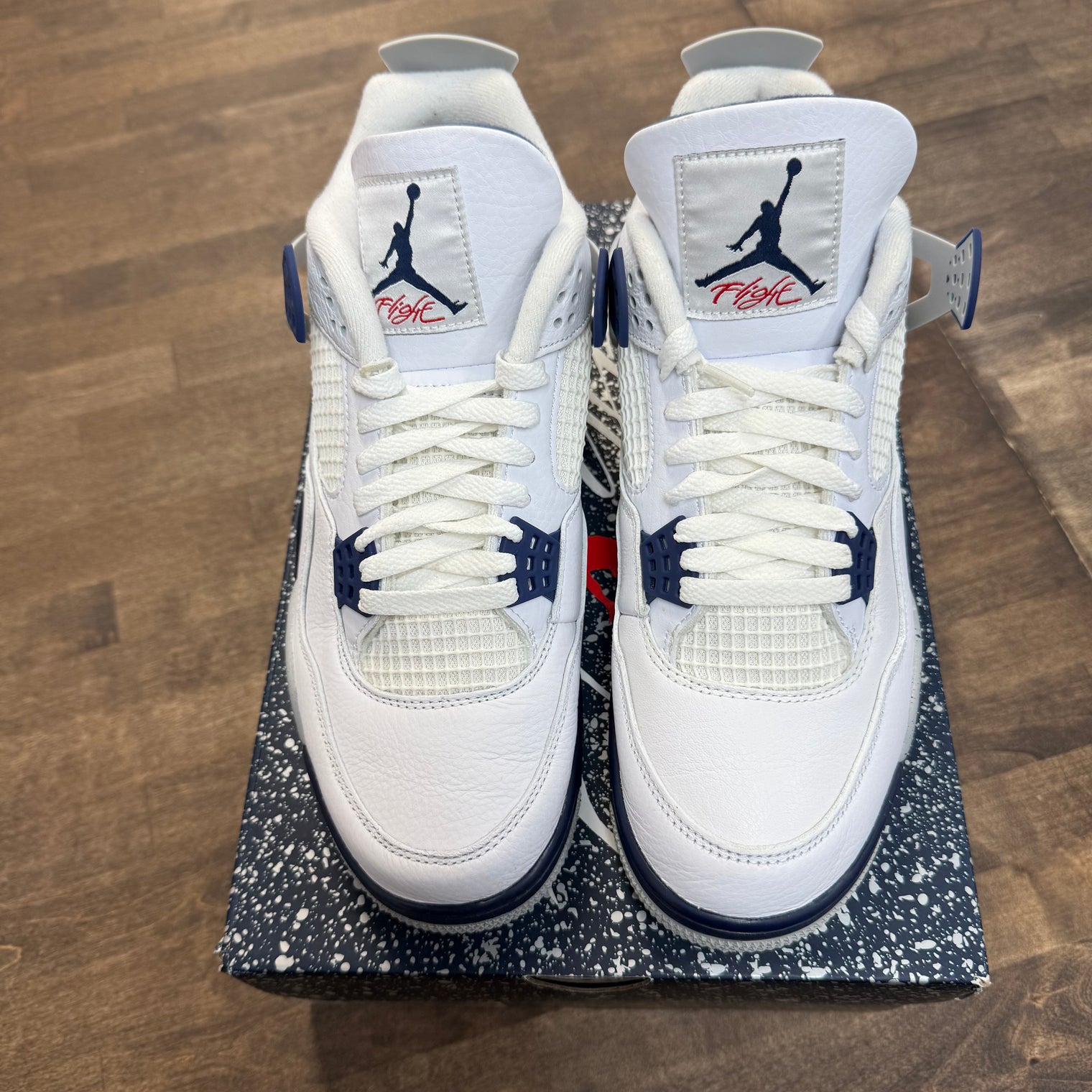 Midnight Navy Jordan 4 Retro (Lightly Worn)