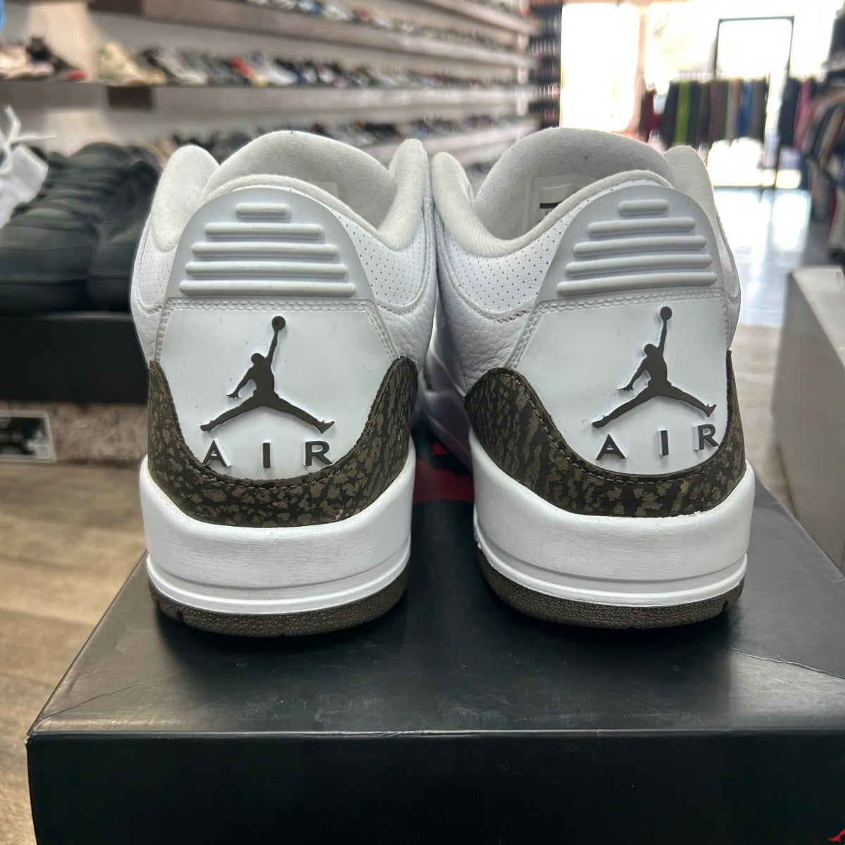 Jordan 3 Retro Mocha (2018) - Image 4