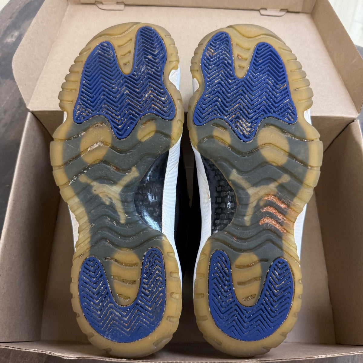 Jordan 11 Retro Space Jam (2016) Size 10 (Pre-Owned) - Image 2
