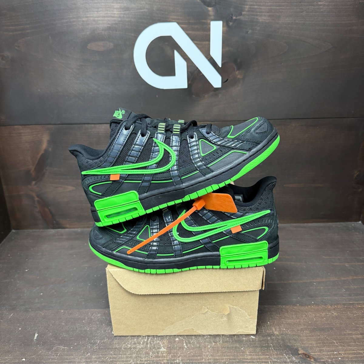 Nike Air Rubber Dunk Off-White Green Strike Size 9 - front
