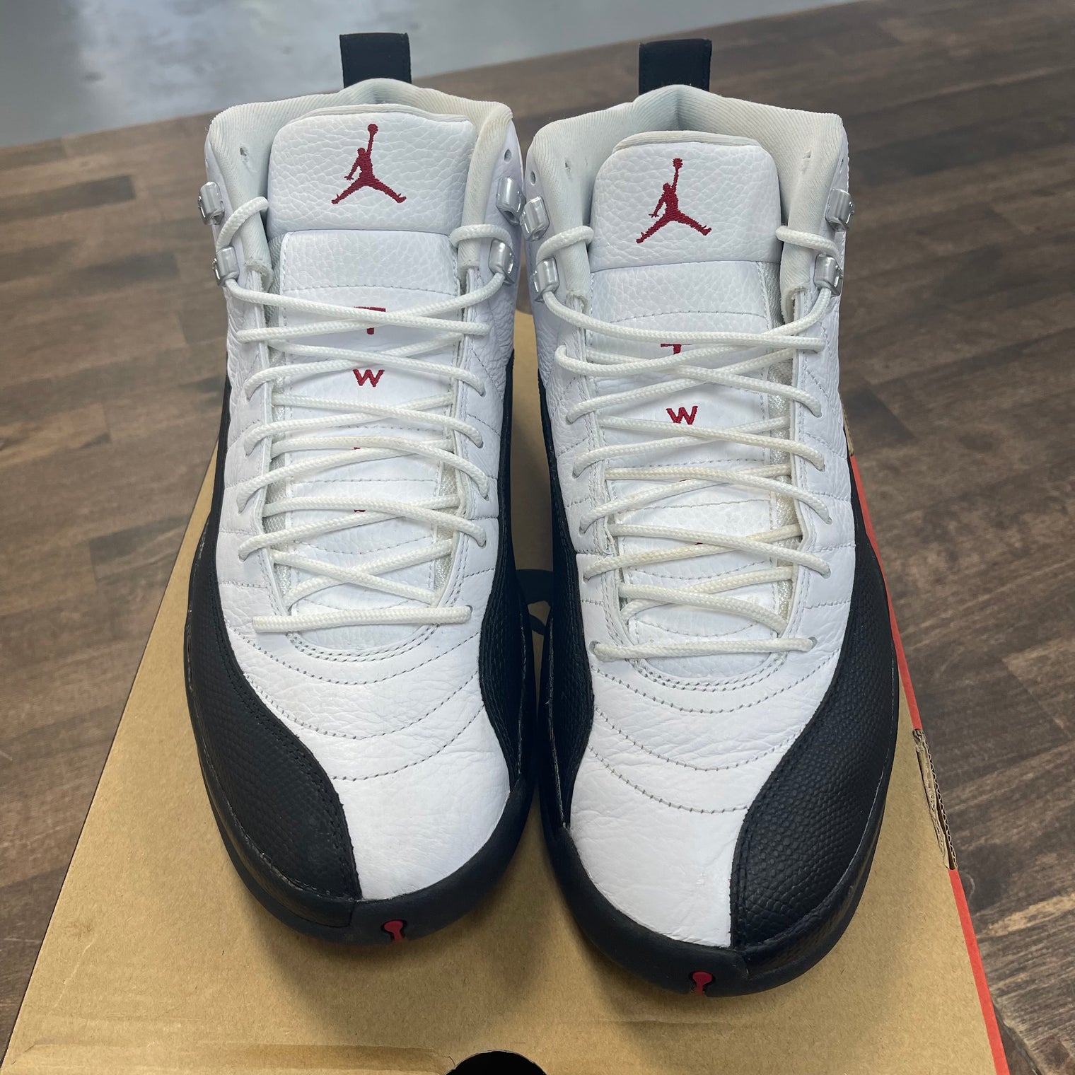 Taxi Flip Jordan 12 (USED)