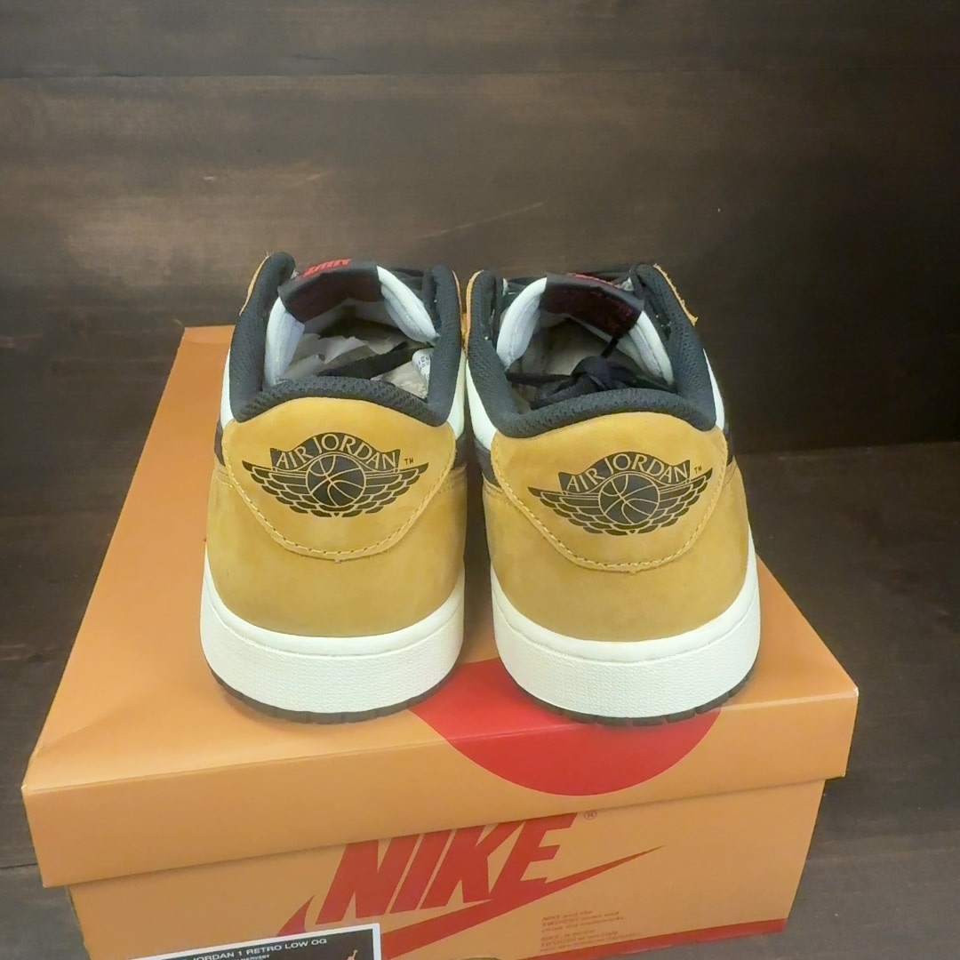 Jordan 1 Low OG Rookie of the Year Size 11 (Pre-Owned)