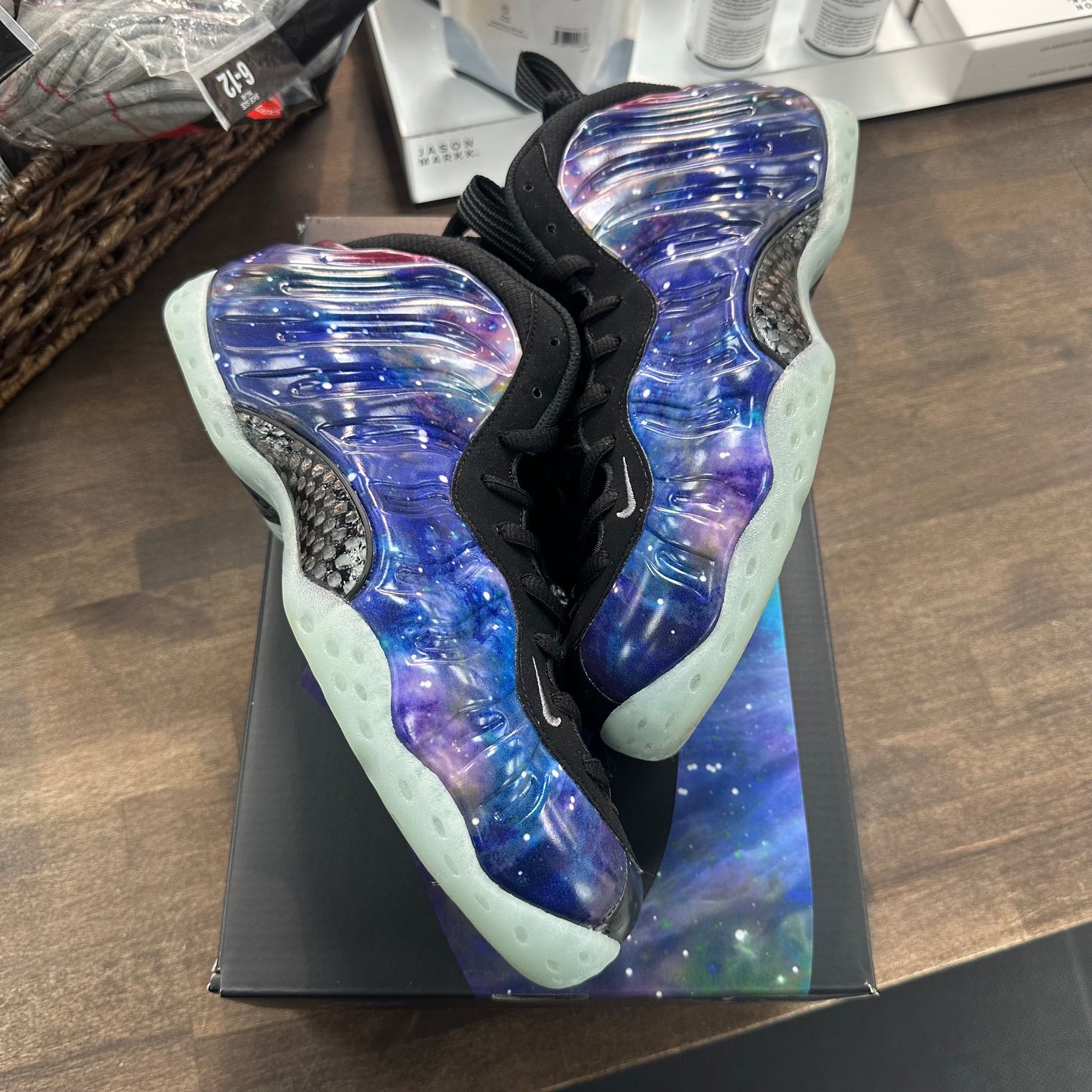 Galaxy Foamposite (USED)
