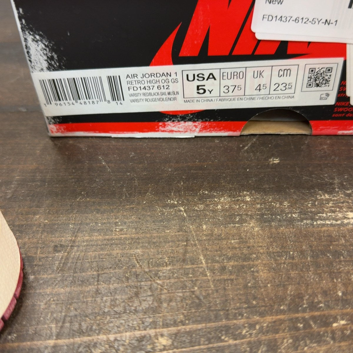 Jordan 1 Retro High OG Chicago Lost and Found (GS) Size 5Y - Image 8