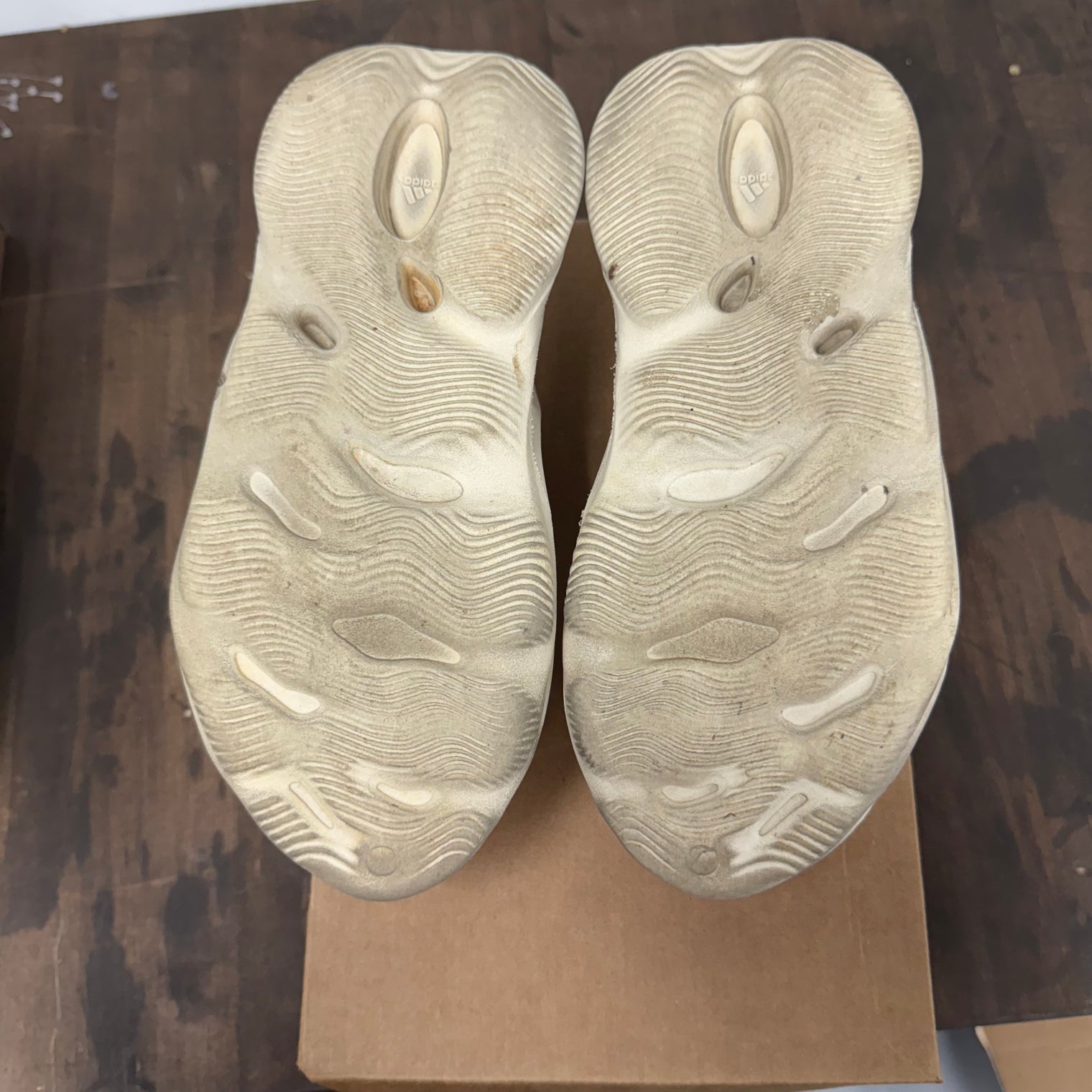 Sand Foam Yeezy RNNR (USED,No Box)