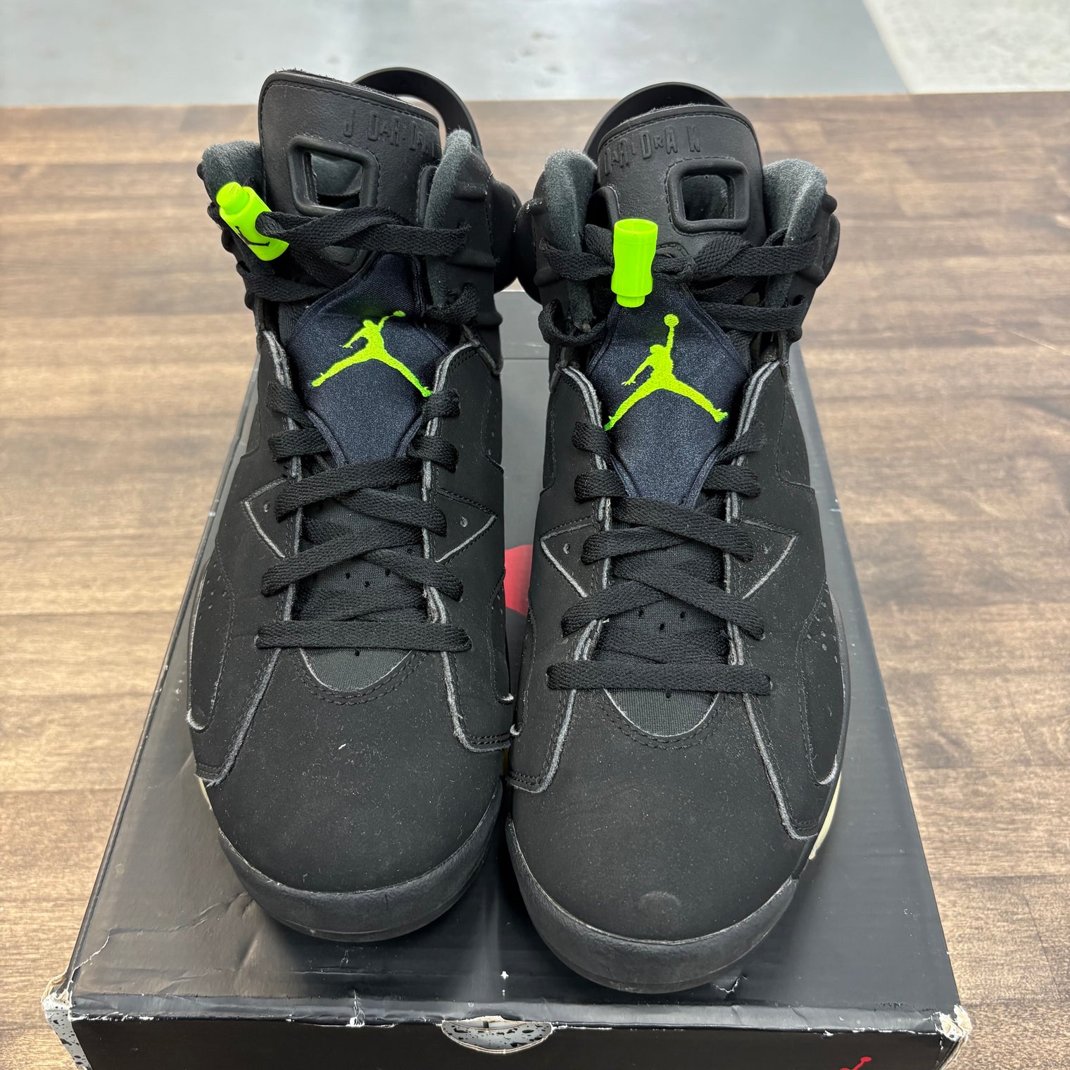 Electric Green Jordan 6 Retro (USED)