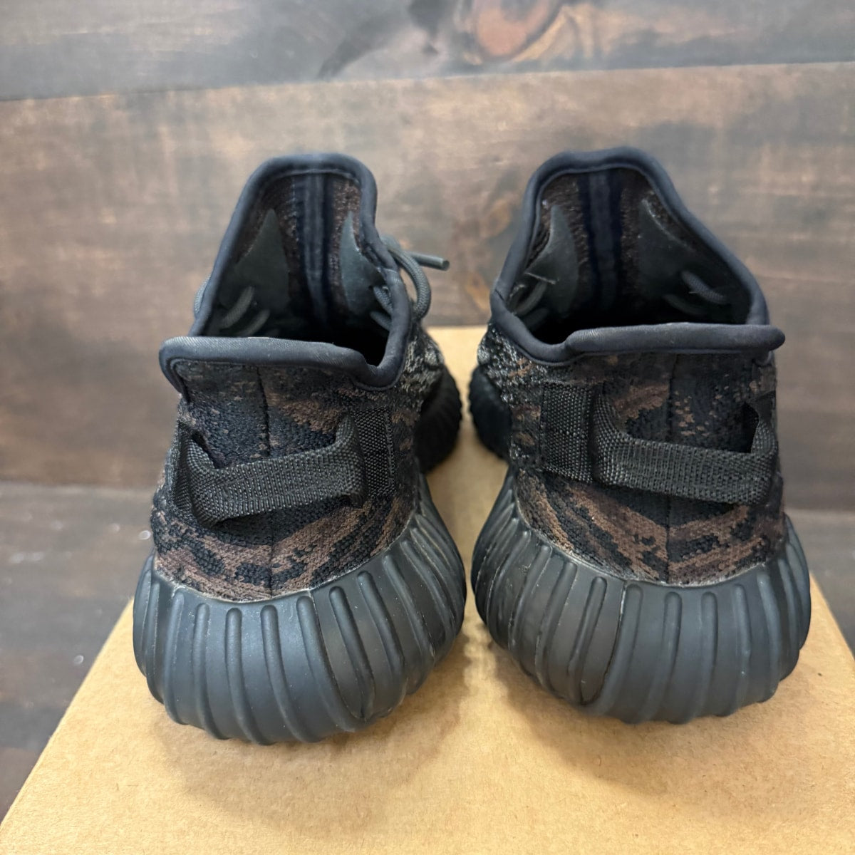 adidas Yeezy Boost 350 V2 MX Rock Size 6 (Pre-Owned) - Image 4