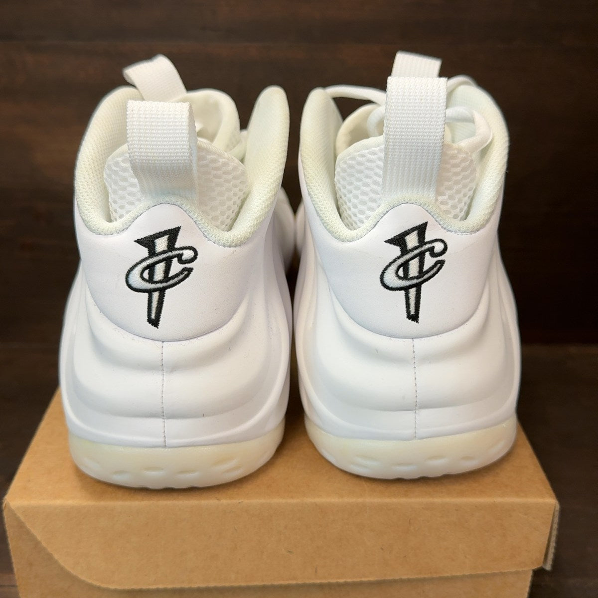 Nike Air Foamposite One Triple White Size 13 (Pre-Owned) - Image 5