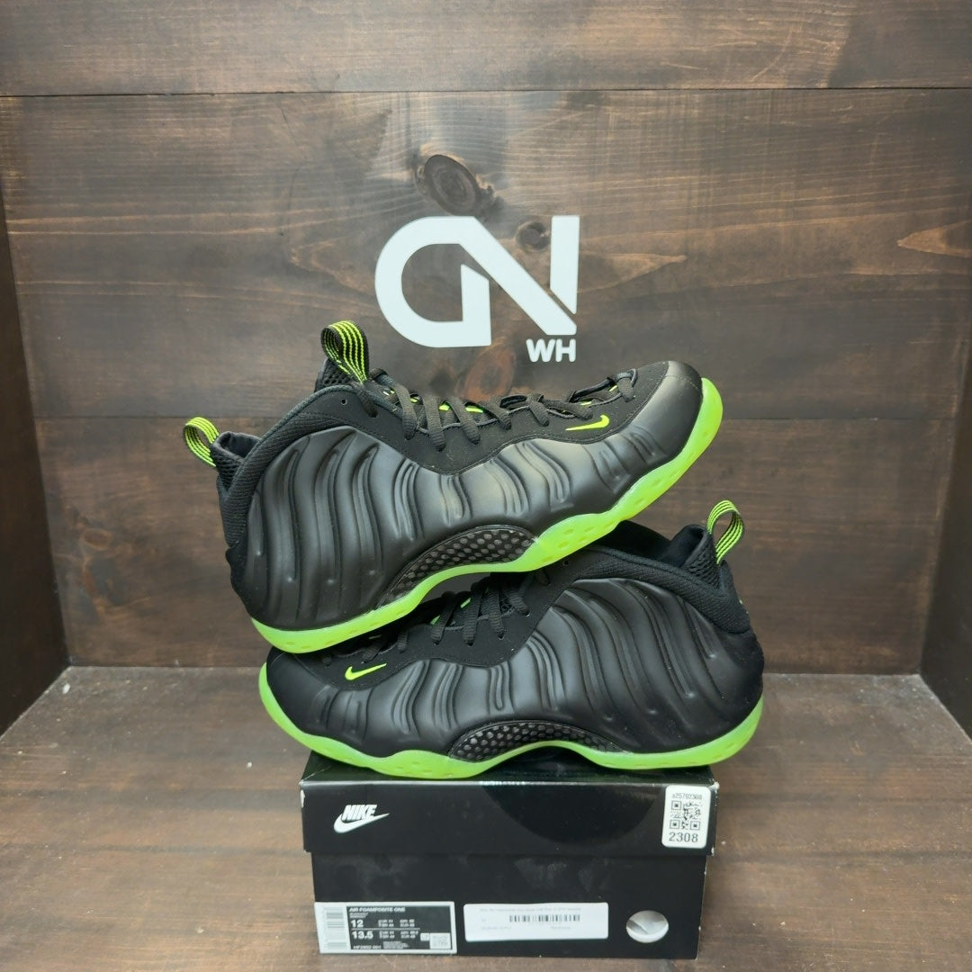 Nike Air Foamposite One Black Volt - Image 1