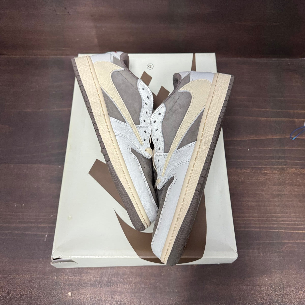 Jordan 1 Retro Low OG SP Travis Scott Reverse Mocha - Image 3