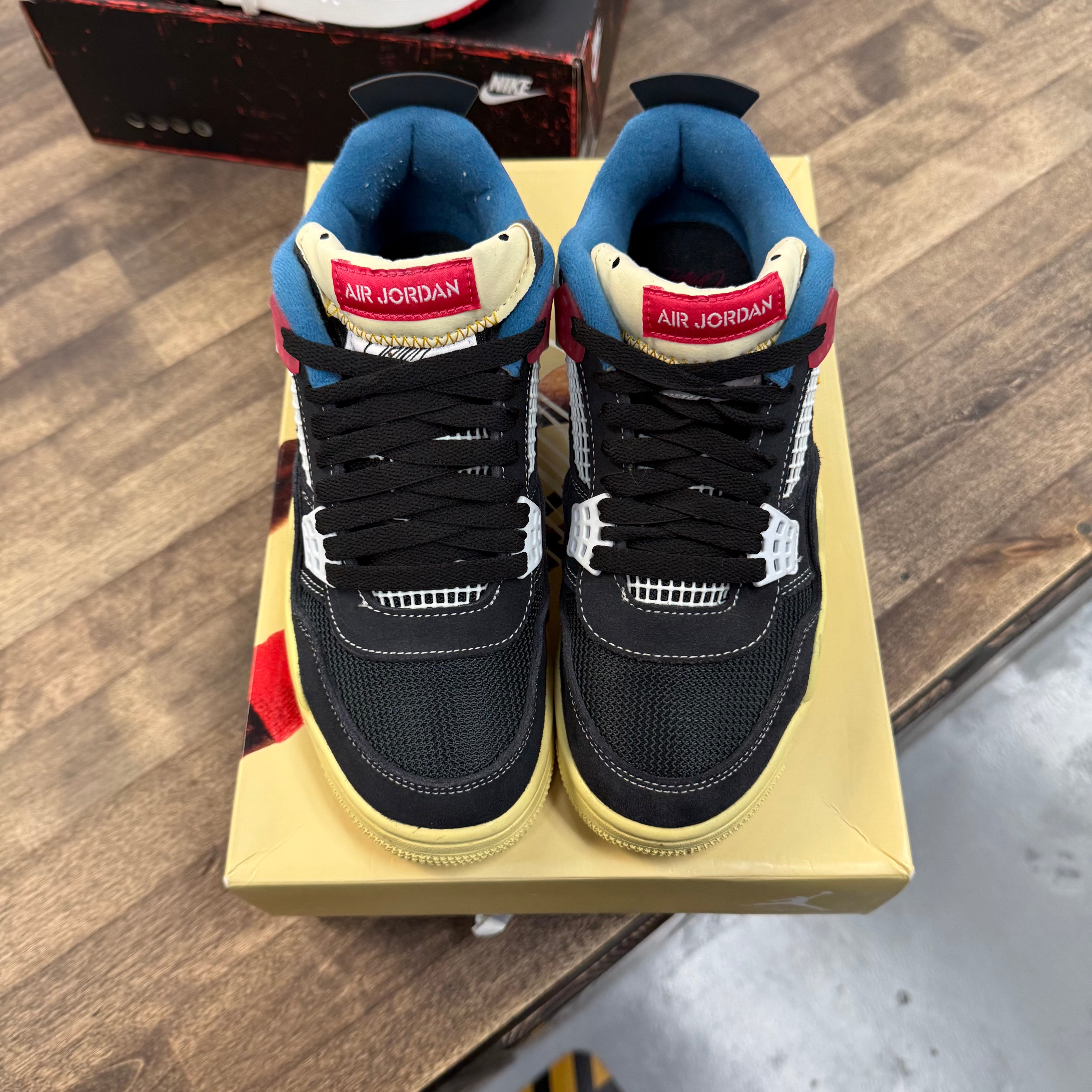 Jordan 4 Retro Union Off Noir (US 7) (USED) Size 7 (Pre-Owned) - Image 2