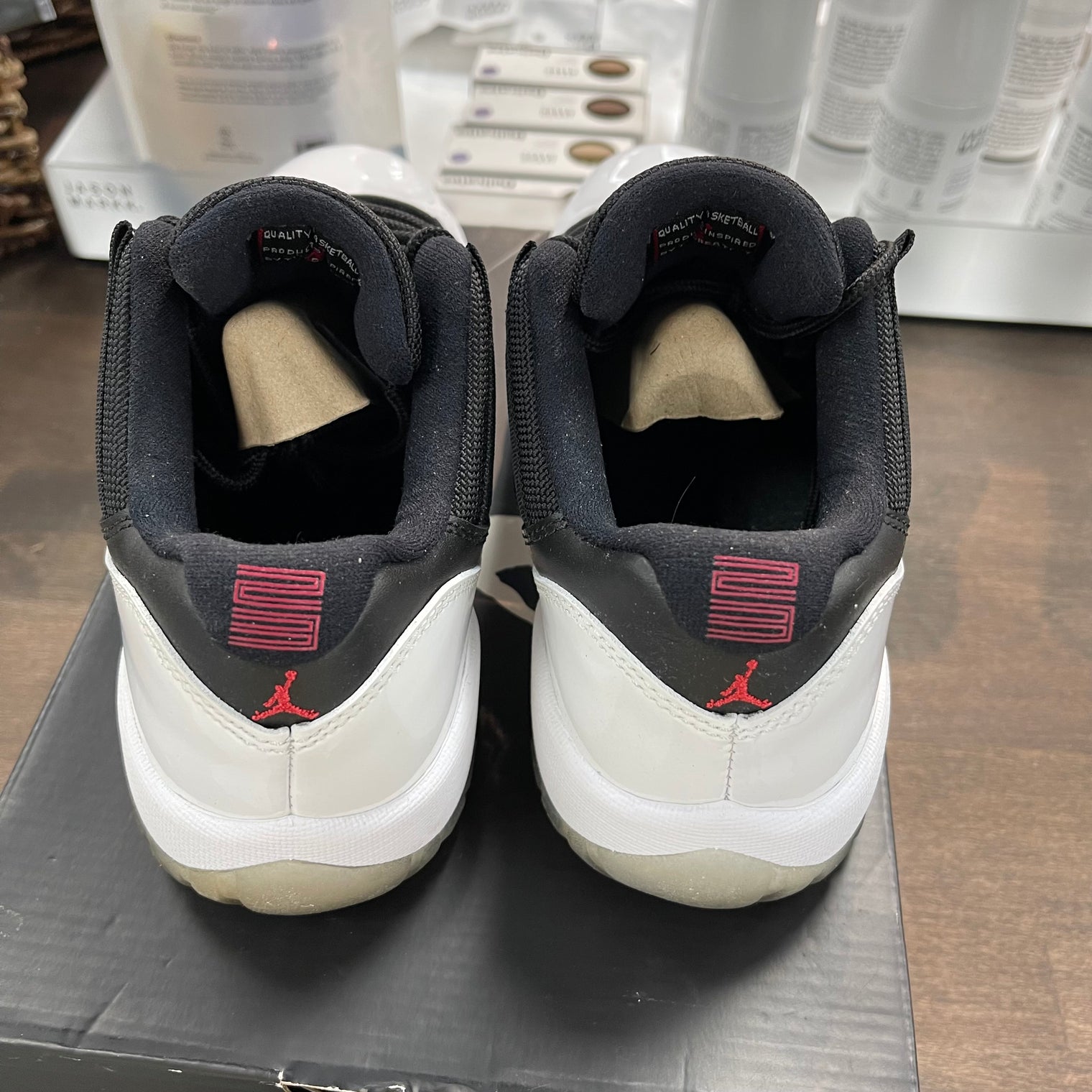 (GS) Tuxedo Jordan 11 Low (USED)