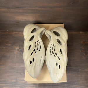 adidas Yeezy Foam RNNR Stone Sage Size 8 (Pre-Owned) - Image 2