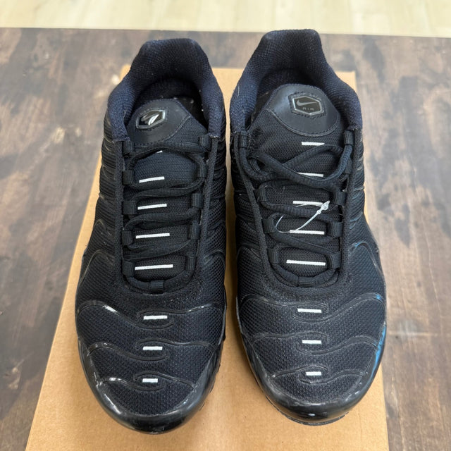Nike Air Max Plus Triple Black (GS) Size 5.5Y (Pre-Owned) - Image 2