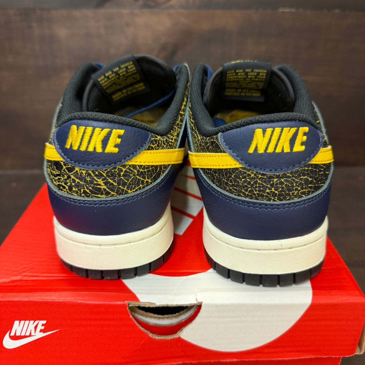 Nike Dunk Low Vintage Michigan - Image 4