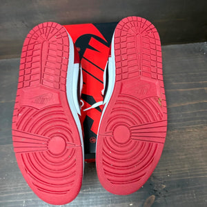 Jordan 1 Retro Low OG Chicago (2025) Size 13 (Pre-Owned) - box