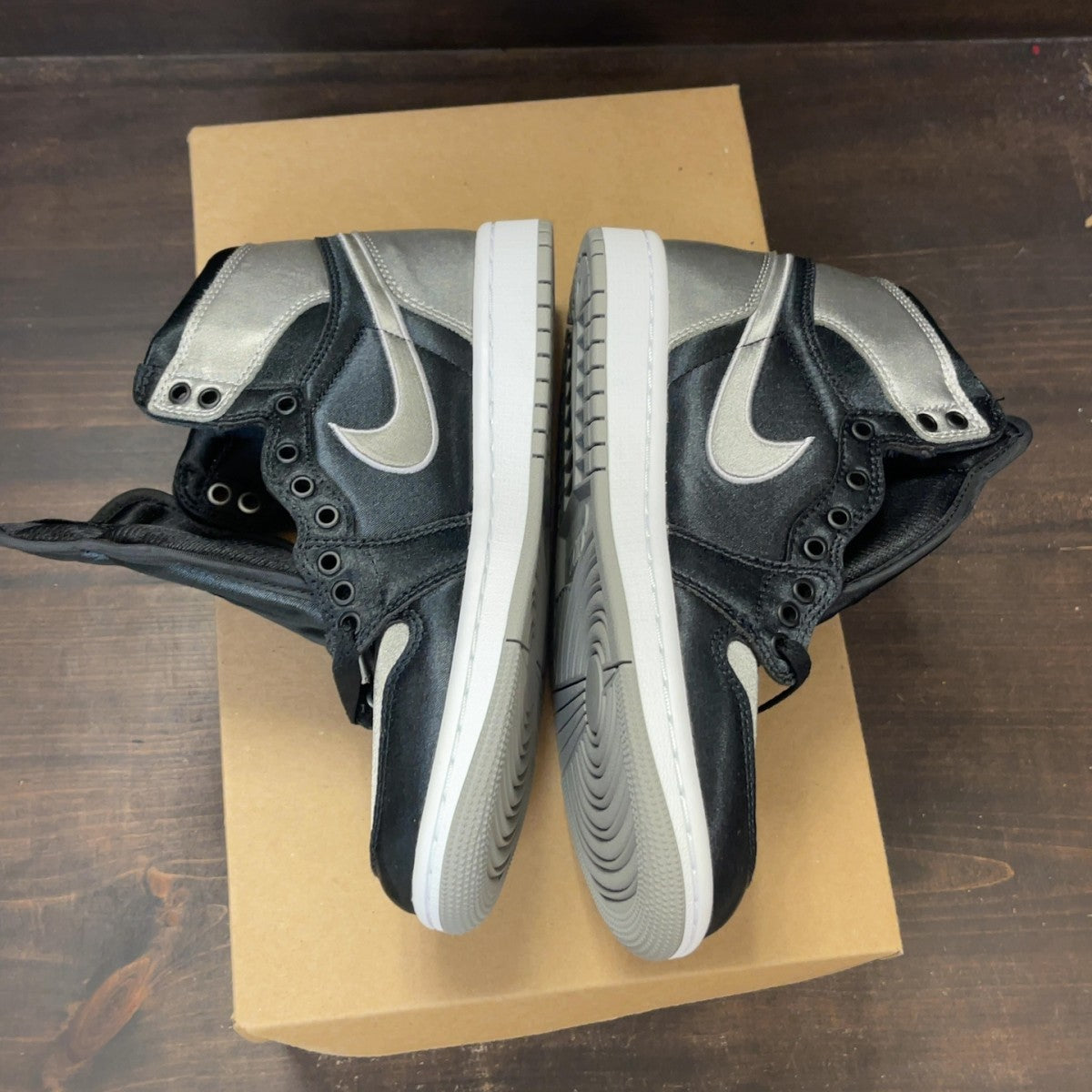 Jordan 1 Retro High OG Satin Shadow (Women's) Size 6.5W (Pre-Owned) - Image 4