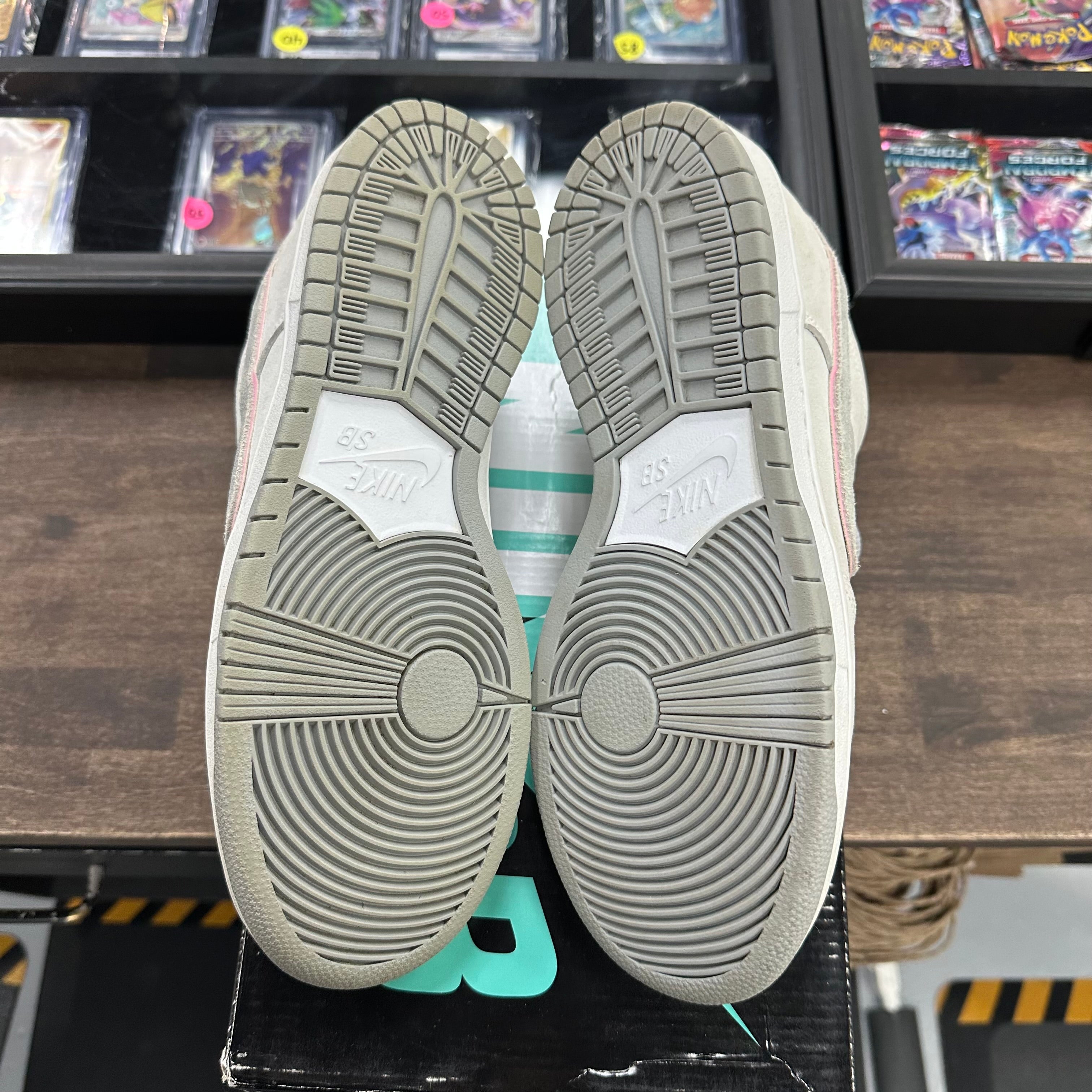 Nike Ishod Wair Flat Silver (USED) Size 9.5 (Pre-Owned) - Image 3