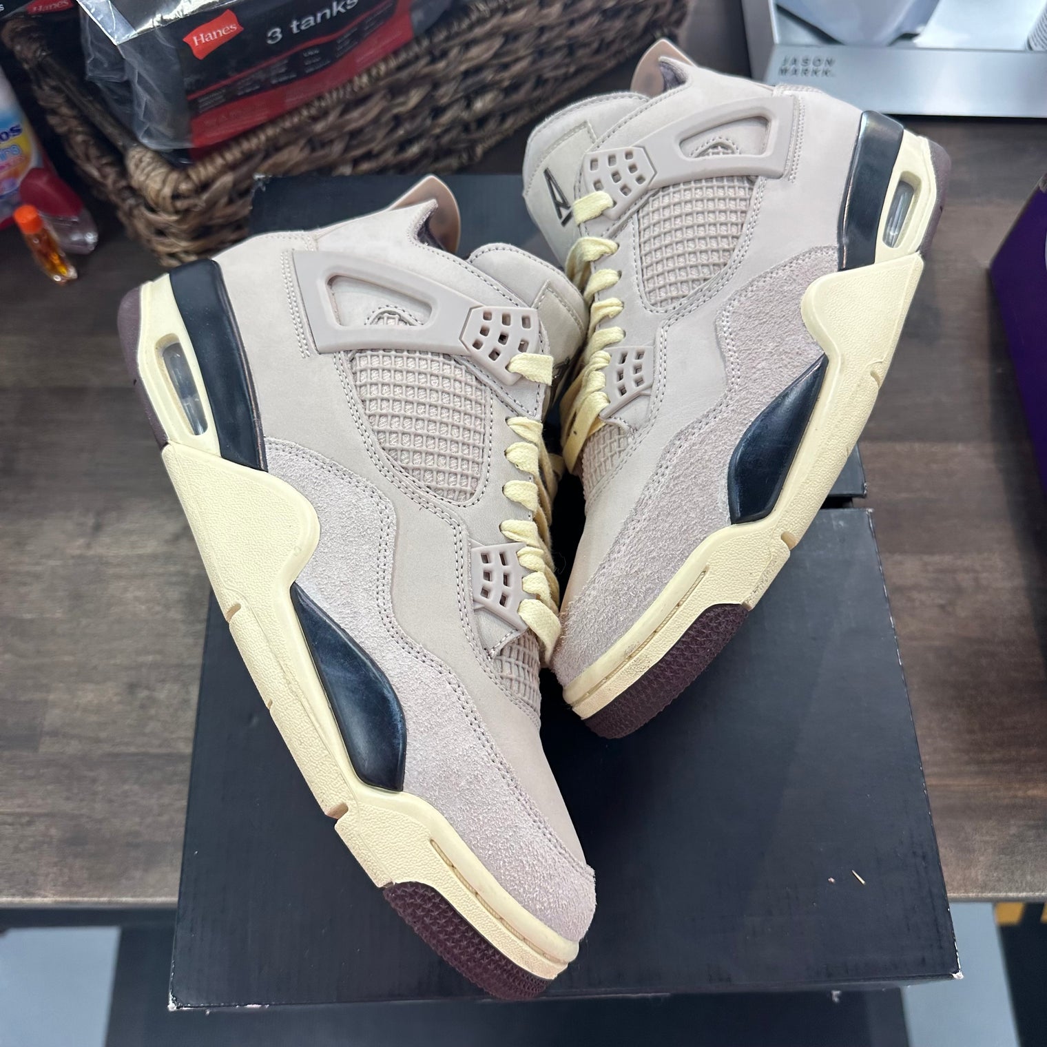 (W) WYWS A Ma Maniere Jordan 4 (USED)