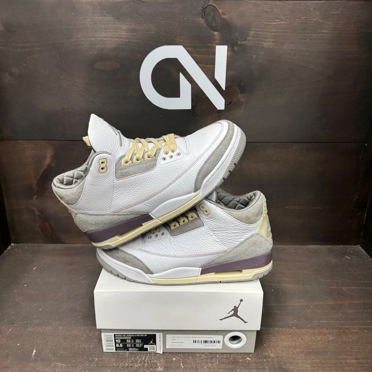 Jordan 3 Retro SP A Ma Maniére (Women's) Size 10W (Pre-Owned) - front