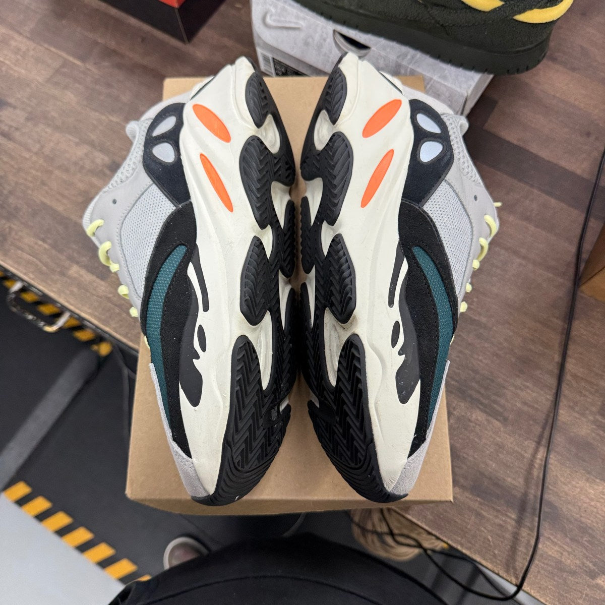 adidas Yeezy Boost 700 Wave Runner Size 10.5 (Pre-Owned) - Image 8